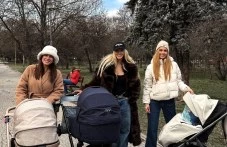 „Горещи мами