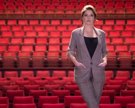 Алекс Сърчаджиева искрено и лично разказва живота си в спектакъл в Пловдив