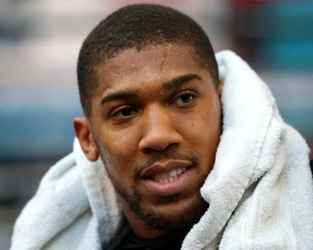 Антъни Джошуа с първа тренировка след тежката катастрофа в Нигерия