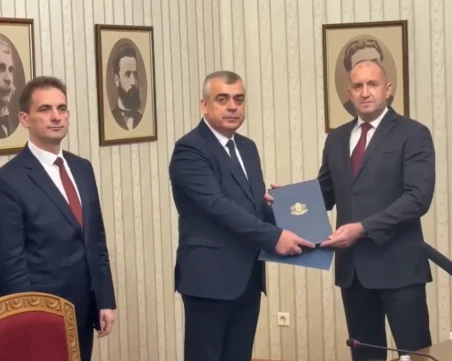 Отиваме на избори! АПС върна папаката с мандата на Радев