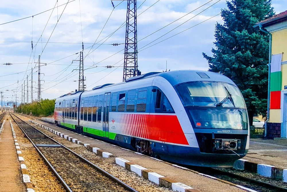 БДЖ осигурява допълнителни места за посетителите на фестивала „Сурва