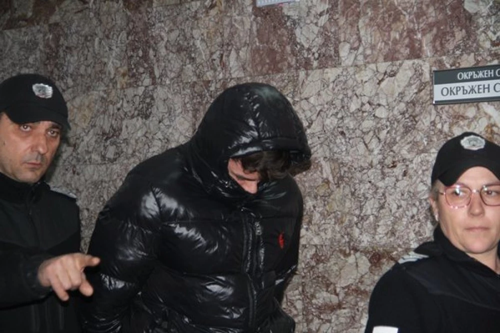 Искат постоянен арест за сина на Атанас Бобоков