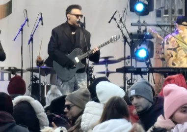 Пловдив си ти подари няколкочасов музикален маратон на публиката, празникът продължава и утре