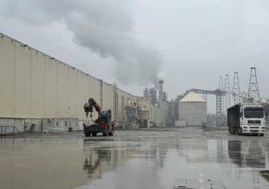 РИОСВ с незабавни действия за спирането на линията за ПДЧ на „Кроношпан”