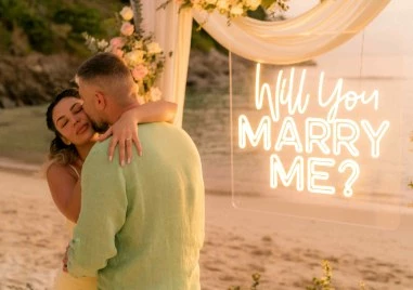 Екзотичен Тайланд залязващо слънце рози и един въпрос който променя