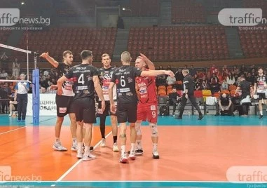 Нефтохимик продължава феноменалното си представяне в турнира за Купа България