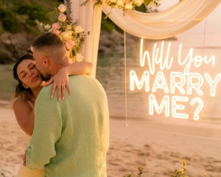 Ваканцията на Никола Пайтаков и Илияна Даруиш завърши с романтично „Да