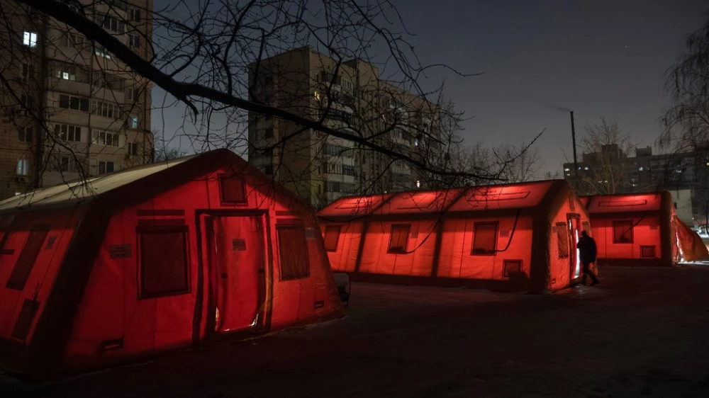 Близо 50 сгради в Киев все още са без ток и отопление