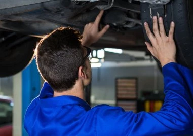 Опасност на пътя: Как да разпознаем сигналите за повредено окачване, преди да стане късно