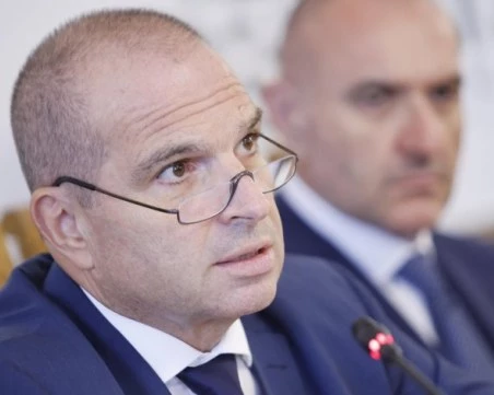 Гроздан Караджов: Ще загубим 600 млн. евро за влакове, ако до юли няма закон за обществения транспорт