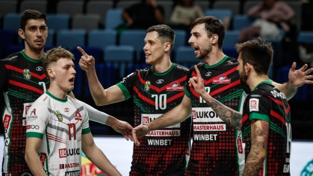 Нефтохимик спря сензацията Пирин и взе волейболната Купа