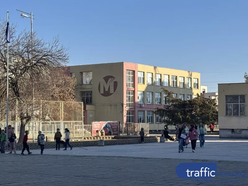 Когато учениците създават роботи: Изграждат високотехнологичен STEM център в Математическата гимназия