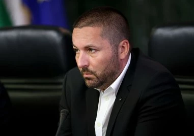 Бащата на Сияна пита: Да участваме ли на изборите като партия?