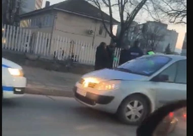 Лека катастрофа между два леки автомобила стана преди минути на