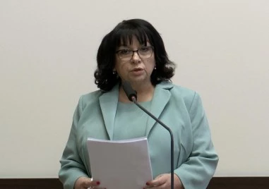 Петкова пред Еврогрупата: Пуснахме над 4,3 млрд. евро в обращение