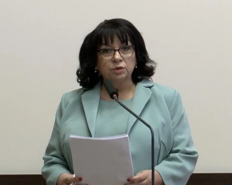 Петкова пред Еврогрупата: Пуснахме над 4,3 млрд. евро в обращение