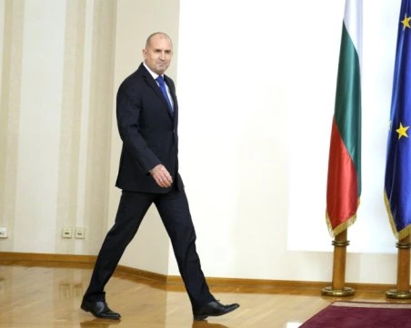 Политическите реакции след оставката на президента