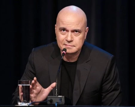 Слави към Радев: Добре дошъл на политическия терен в България