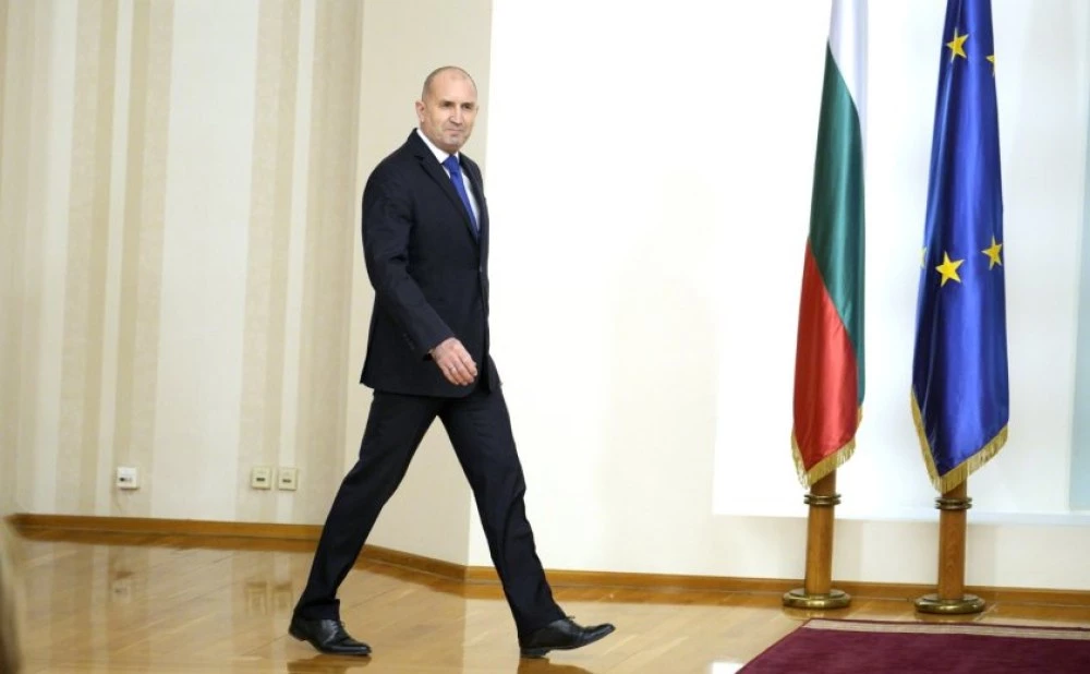 Политическите реакции след оставката на президента