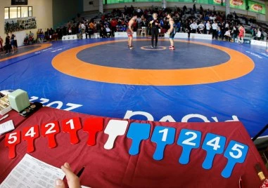 205 мъже и 60 жени от 42 клуба ще стартират