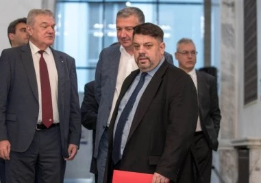 Четири партии се оттеглиха от коалицията БСП Обединена левица Прочетете