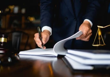 Македонски съдия зазидал в стената на дома си 350 000