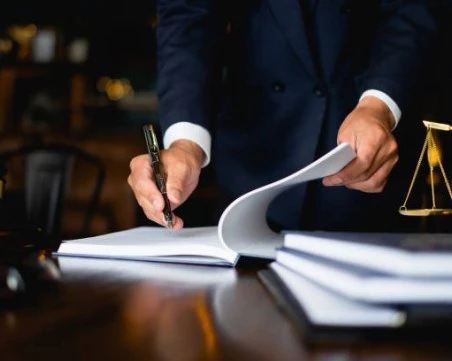 Македонски съдия зазидал в стената на дома си 350 000 евро