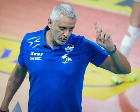 Волейболният Левски се раздели с треньора си преди мача с Марица