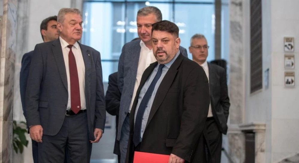 Четири партии напуснаха коалицията 