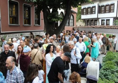 Огледала на града на доц д р Генади Гатев ще