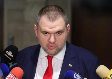 Президентът Радев незабавно да внесе поканата на Тръмп за Съвета