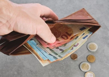 Правителството одобри индексацията на бюджетните заплати с 5%