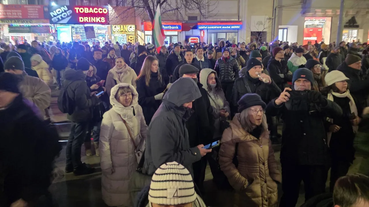 Граждани протестират пред Съдебната палата в София с искане за оставка