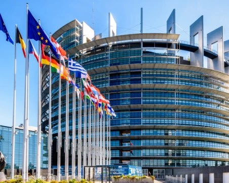 Европейският парламент замрази ратифицирането на търговското споразумение между ЕС и САЩ