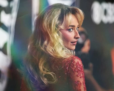 Сабрина Карпентър открива списъка с изпълнители на тазгодишните „Грами