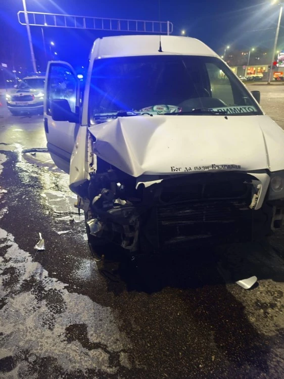Катастрофа на оживено кръстовище в Тракия, жена е пострадала