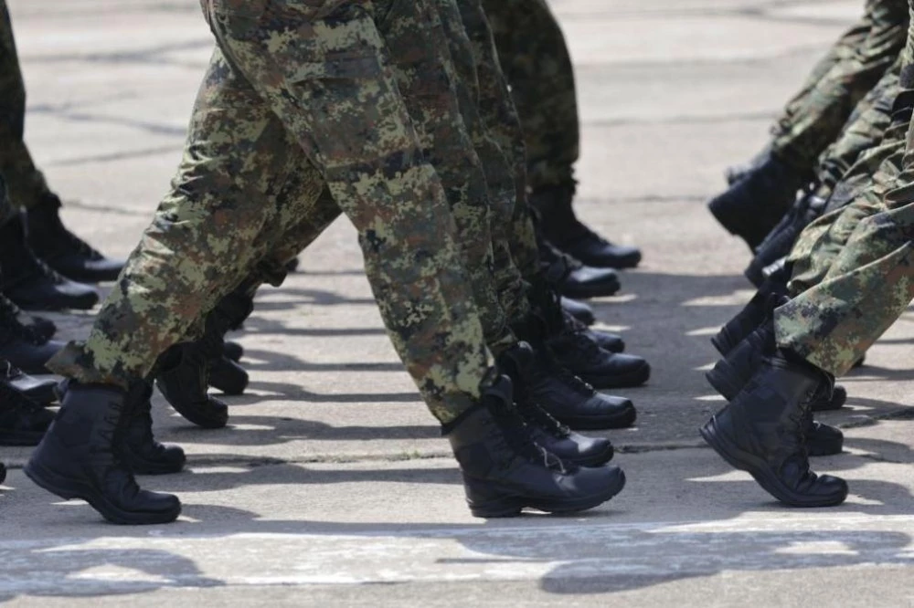 Запрянов: Не планираме участие на български военнослужещи в учение в Гренландия