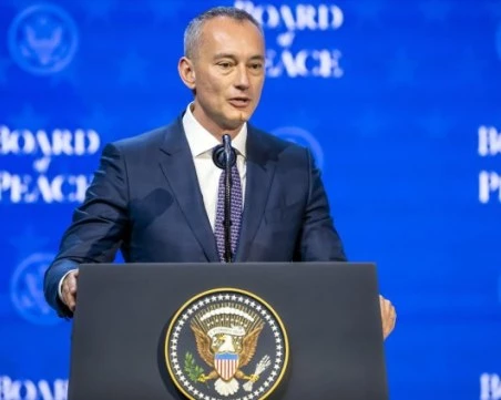 Младенов с призив Давос: Спрете да слушате слуховете и клюките