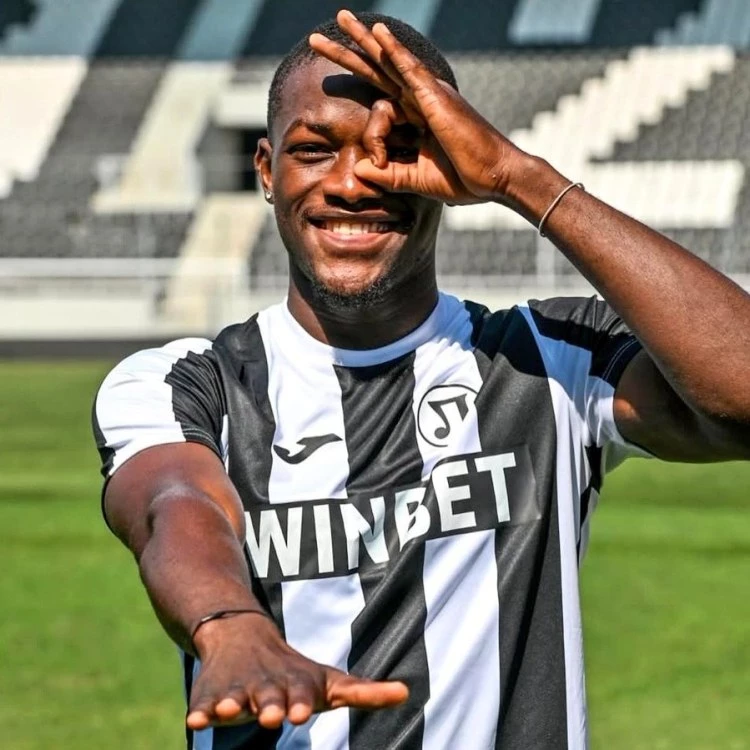 Няколко европейски клуба искат крило на Локо