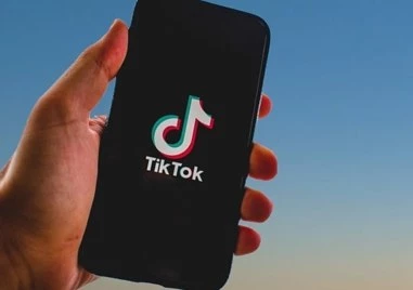 TikTok избегна пълно оттегляне от пазара в САЩ като в