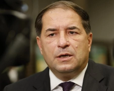 Борислав Цеков: Радев губи комфорта на обединител и да пита, без да отговаря