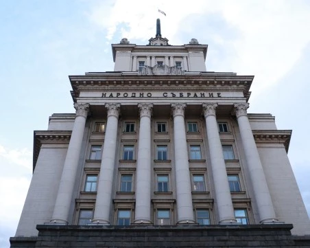 Фалстарт на пленарното заседание - парламентът не успя да събере кворум