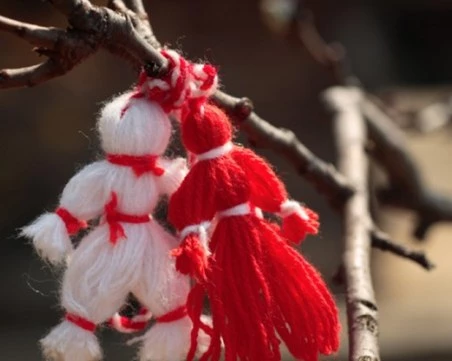 Търговците на мартеници кандидатстват за 139 места на Главната