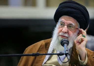 Върховният лидер на Иран се е укрил в бункер