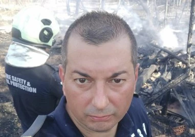Пожарникарската униформа за огнебореца Емил Максимов не е просто работно