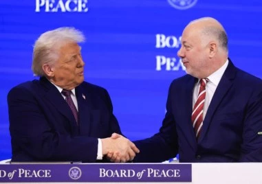 Университетски преподаватели от катедра Международно право и международни отношения на