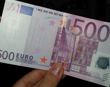 Клиент плати с фалшива банкнота от 500 евро в заведение в Боровец