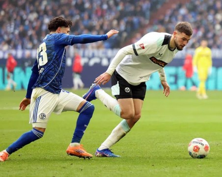 Пловдивски национал дебютира за Кайзерслаутерн срещу Джеко и пред близо 63 000 зрители