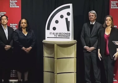 Китайците чакат годината на огнения кон а във Вашингтон броят