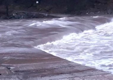 Река заля мост и откъсна шест села в Ардино, обявено е частино бедствено положение